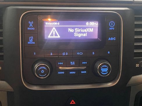 Used 2018 RAM 1500 Express AWD/4WD image 19