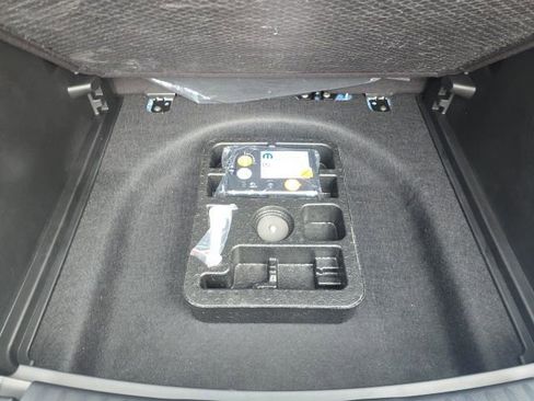 New 2026 Jeep Compass Limited image 28