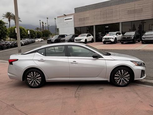 New 2026 Nissan Altima 2.5 SV FWD image 3