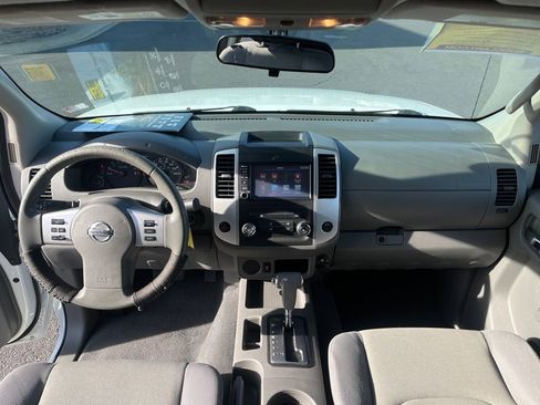 Used 2019 Nissan Frontier S image 2