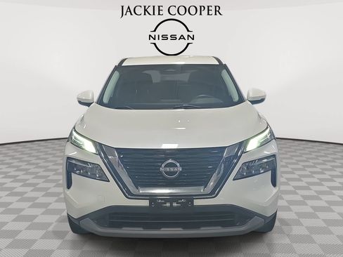 Used 2023 Nissan Rogue SV FWD image 2