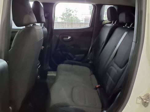 Used 2021 Jeep Renegade Latitude FWD image 20