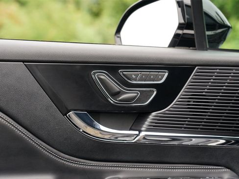 Used 2022 Lincoln Corsair Reserve image 18