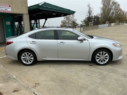 Used 2014 Lexus ES 300h w/ Luxury Package w/Bamboo Trim FWD image 8