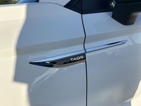 Used 2022 Volkswagen Taos S image 18