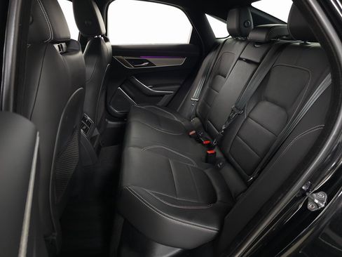 Used 2022 Jaguar XF R-Dynamic SE image 40