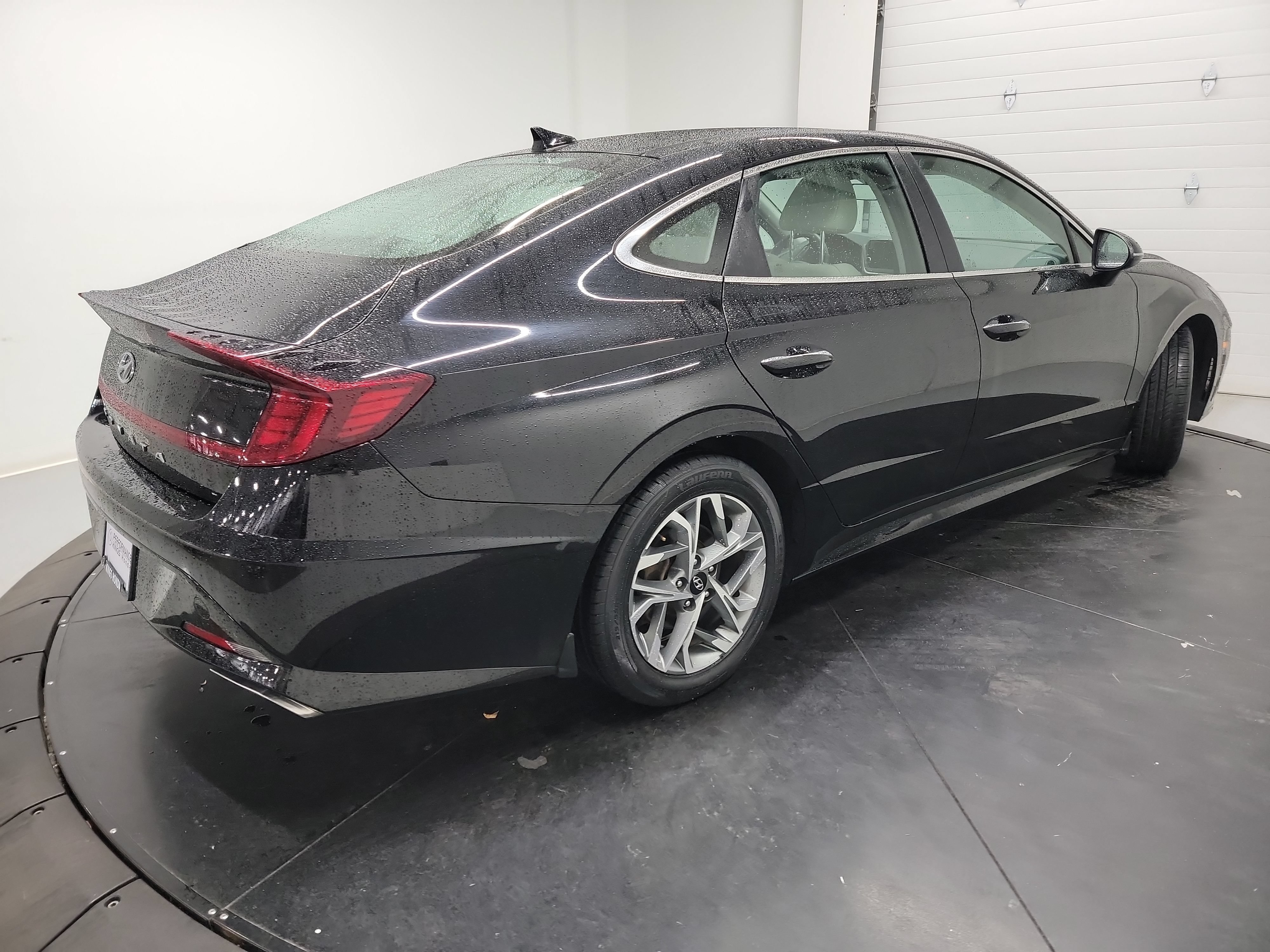 Used 2023 Hyundai Sonata SEL w/ Convenience Package FWD image 9