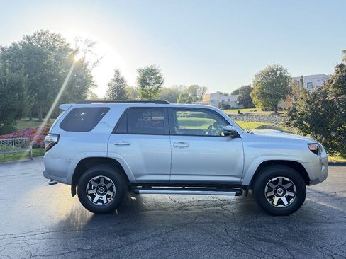 Used 2019 Toyota 4Runner TRD Off-Road Premium AWD/4WD image 6