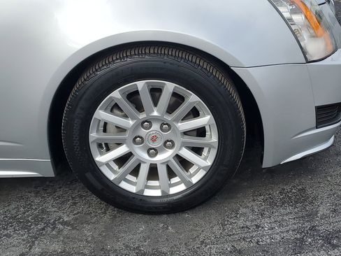 Used 2011 Cadillac CTS Wagon image 5