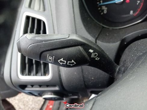 Used 2018 Ford Focus Titanium w/ Titanium Technology Package image 27