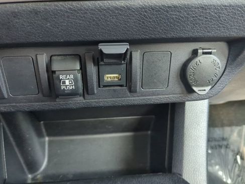 Used 2020 Toyota Tacoma TRD Sport image 27