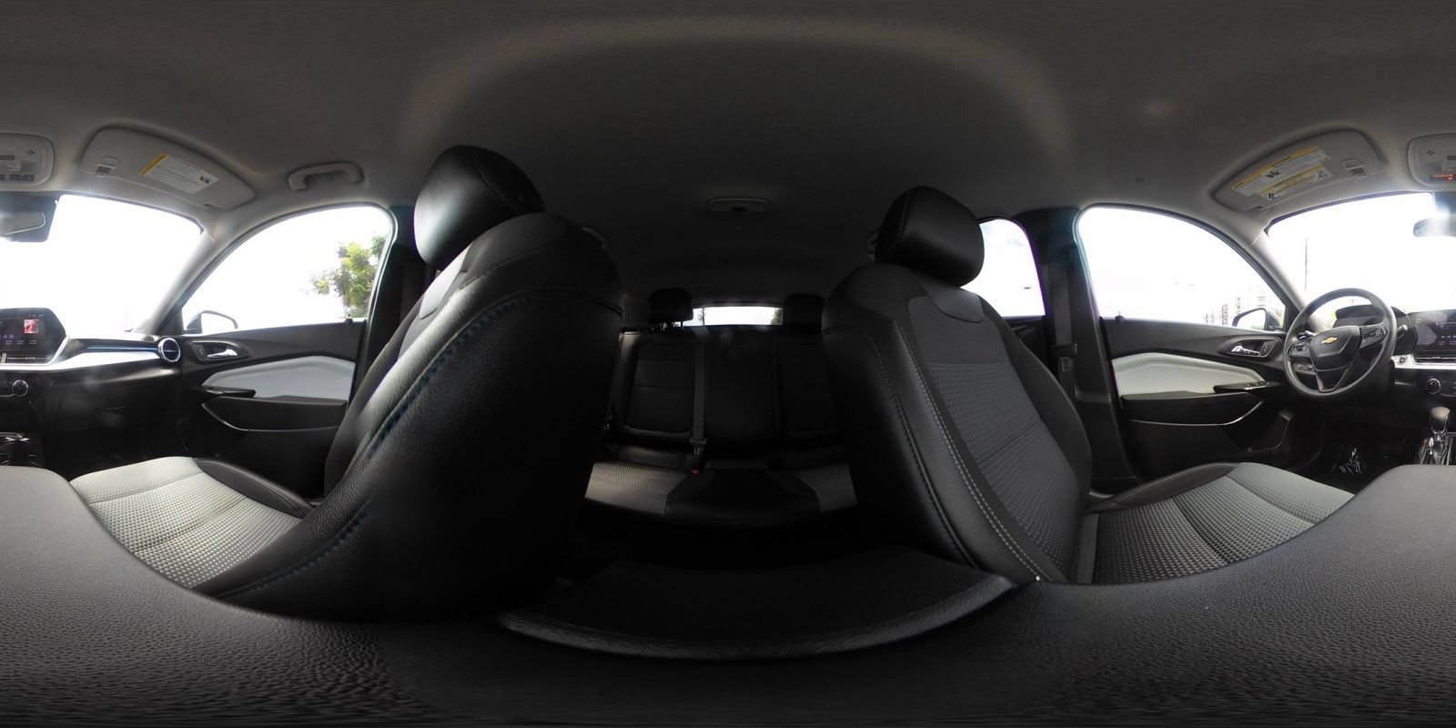 Used 2025 Chevrolet Trax LT FWD image 42