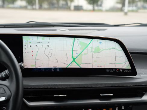 Certified 2025 Cadillac XT4 Premium Luxury image 12