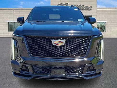 Certified 2025 Cadillac Escalade V AWD/4WD image 3
