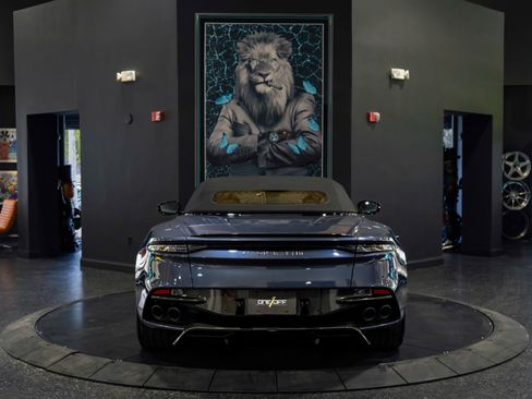 Used 2021 Aston Martin DBS Superleggera Volante image 11