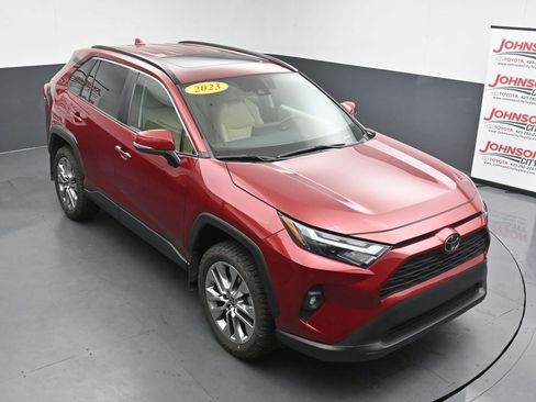 Used 2023 Toyota RAV4 XLE Premium AWD/4WD image 21