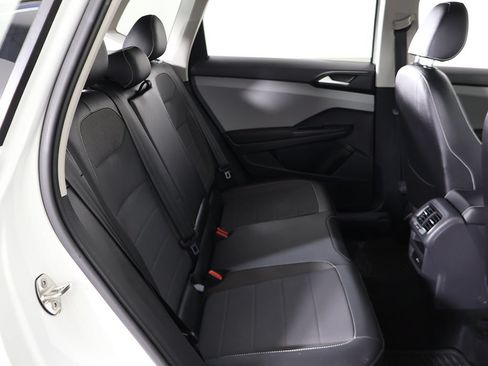 Used 2022 Volkswagen Taos SE AWD/4WD image 32