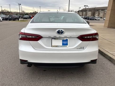 Used 2023 Toyota Camry XLE image 3