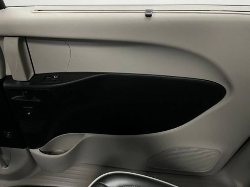 Used 2023 Chrysler Pacifica Limited FWD image 48