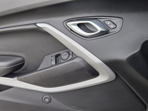Used 2019 Chevrolet Camaro SS image 21