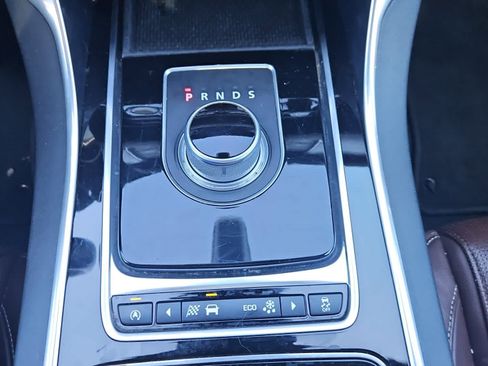 Used 2016 Jaguar XF R-Sport image 17