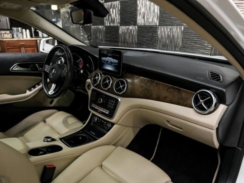 Used 2019 Mercedes-Benz GLA 250 image 11