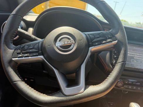 Used 2022 Nissan Kicks SR w/ Premium Package FWD image 19