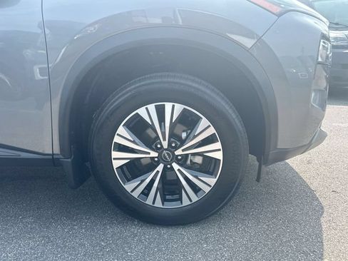 Used 2023 Nissan Rogue SV AWD/4WD image 12