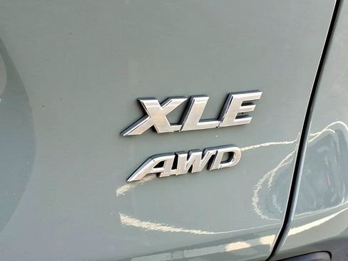 Used 2021 Toyota RAV4 XLE image 10