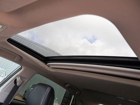 Used 2017 Toyota Avalon Touring image 11