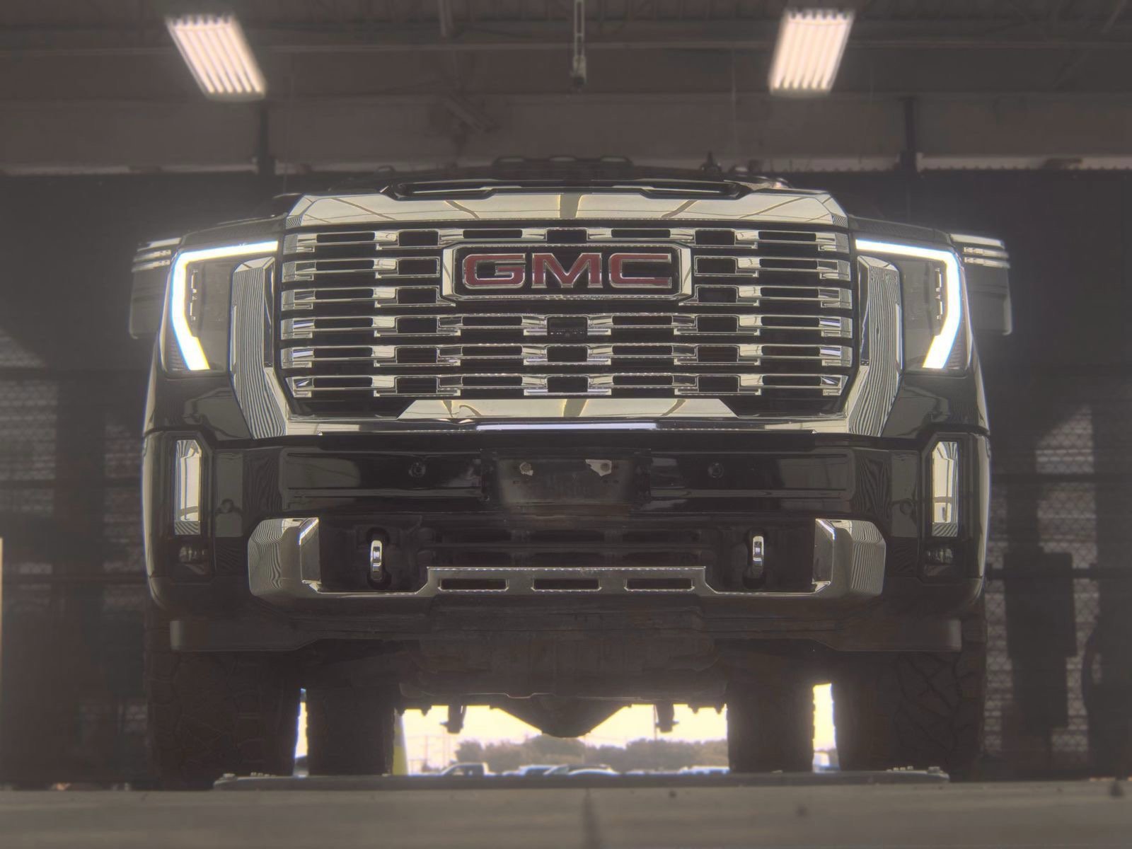 Used 2024 GMC Sierra 2500 Denali w/ Denali Reserve Package AWD/4WD image 13
