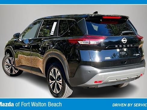 Used 2023 Nissan Rogue SV image 4