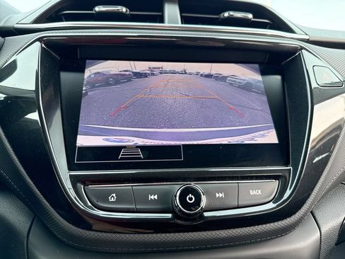 Used 2022 Chevrolet TrailBlazer LT w/ Convenience Package FWD image 17