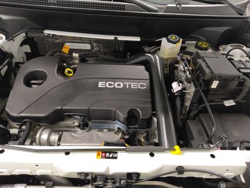 Used 2022 Chevrolet Equinox LS w/ LPO, Chrome Package image 30