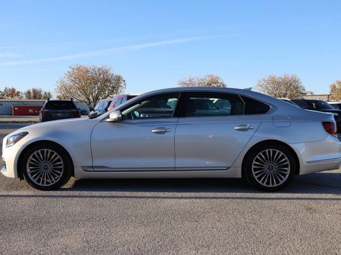 Used 2020 Kia K900 Luxury image 8