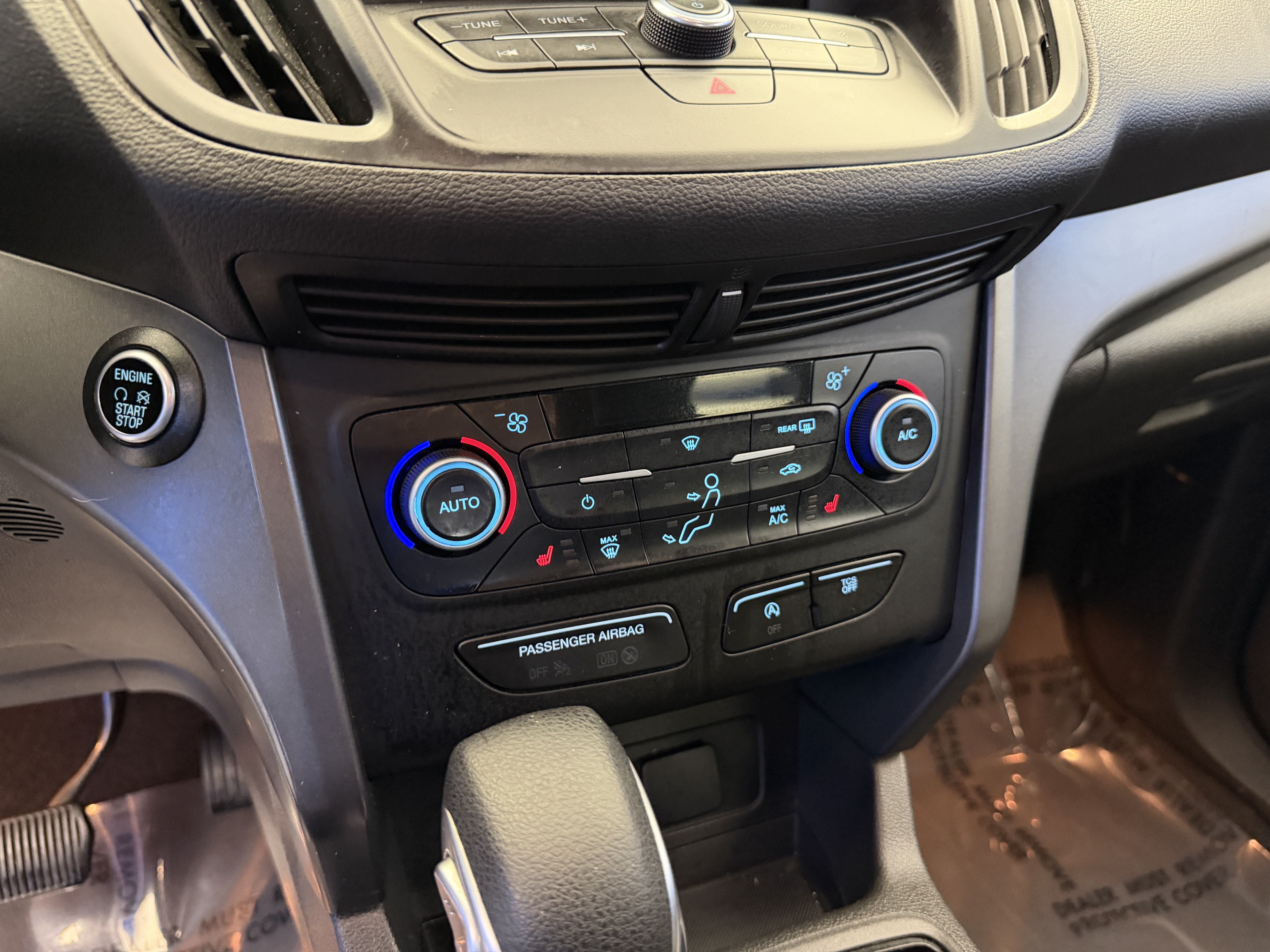 Used 2019 Ford Escape SE FWD image 22