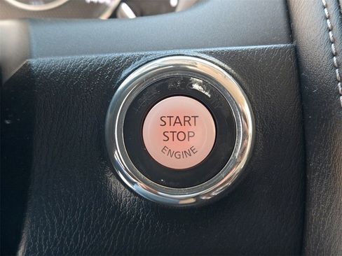 Used 2017 Nissan Armada SL image 24