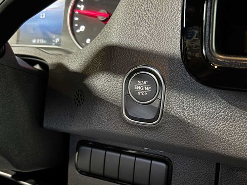 Used 2025 Mercedes-Benz Sprinter 2500 image 30