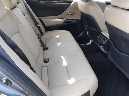 Used 2019 Lexus ES 350 w/ Premium Package image 30