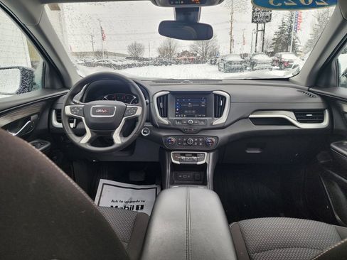 Used 2023 GMC Terrain SLE w/ Driver Convenience Package image 19