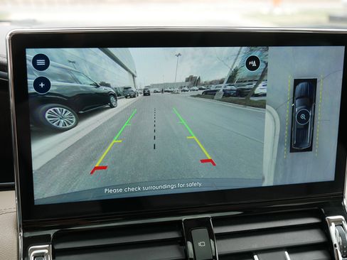 Used 2022 Lincoln Navigator L Reserve w/ Equipment Group 201A image 27