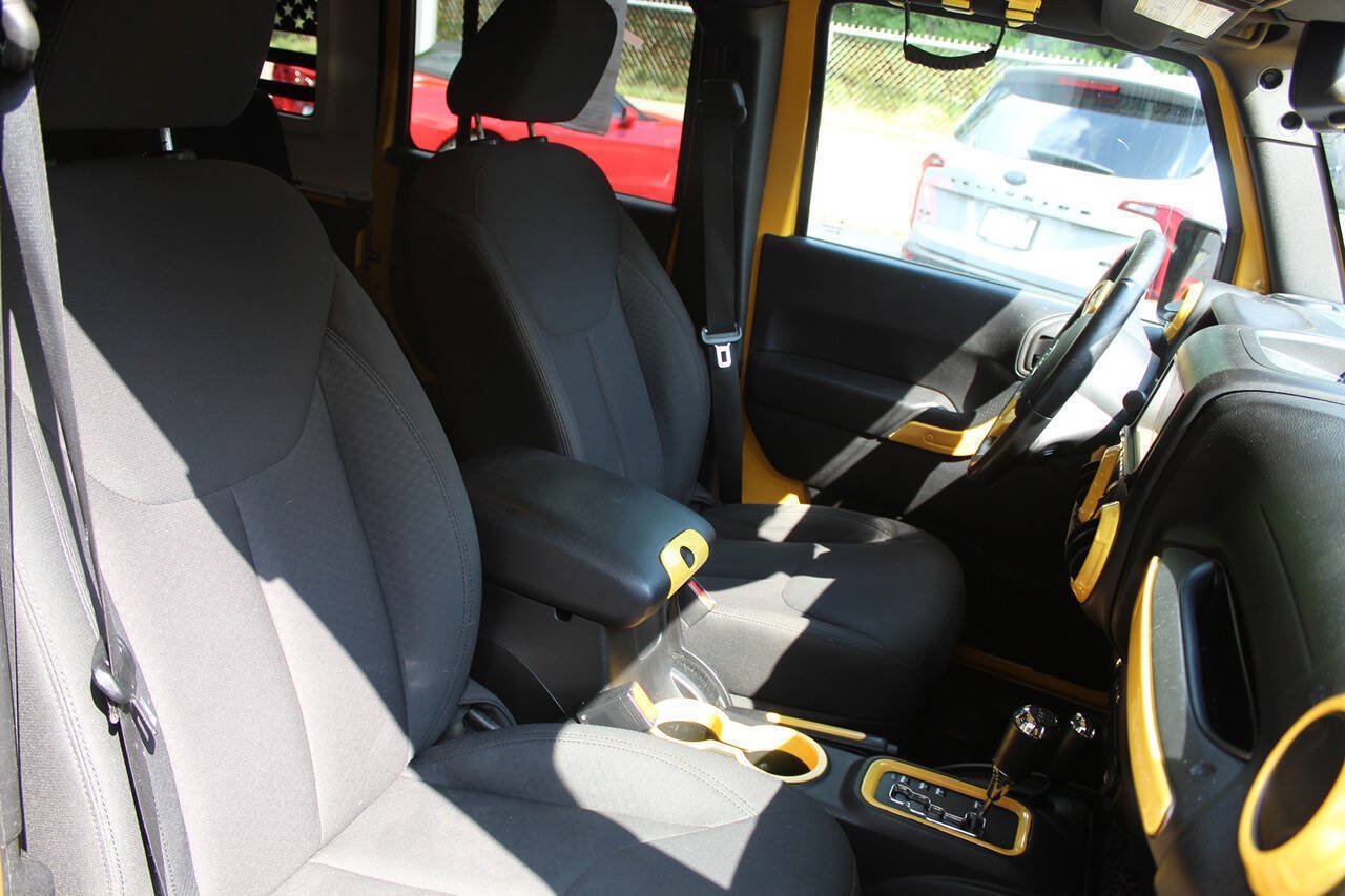 Used 2015 Jeep Wrangler Unlimited Sport w/ Quick Order Package 24S AWD/4WD image 21