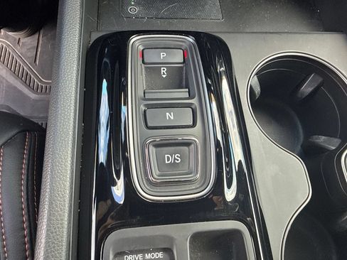 Used 2025 Honda Pilot TrailSport image 30