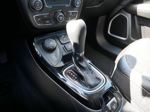 Used 2018 Jeep Compass Limited image 24