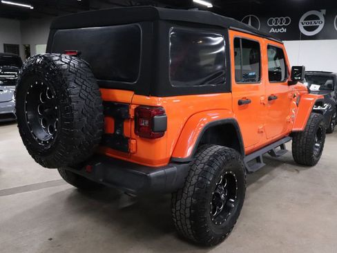 Used 2019 Jeep Wrangler Unlimited Sahara image 6