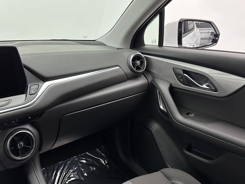 Used 2025 Chevrolet Blazer LT image 26