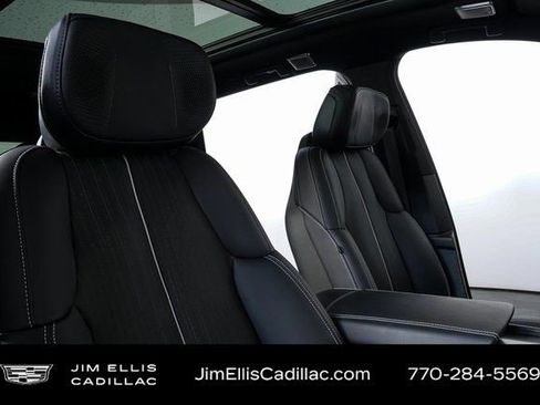 Certified 2026 Cadillac Vistiq Sport image 22