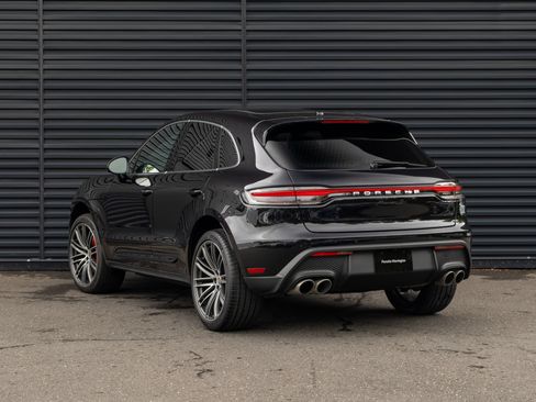Certified 2025 Porsche Macan S AWD/4WD image 3