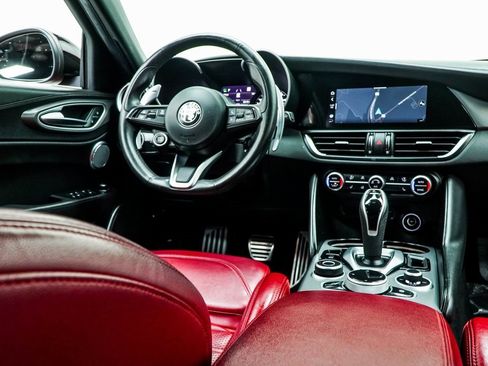Used 2022 Alfa Romeo Giulia Veloce image 19