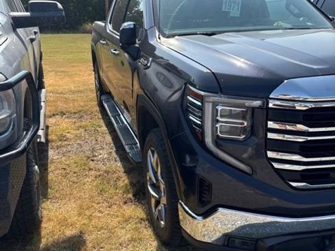 Used 2023 GMC Sierra 1500 SLT w/ SLT Premium Package AWD/4WD image 3